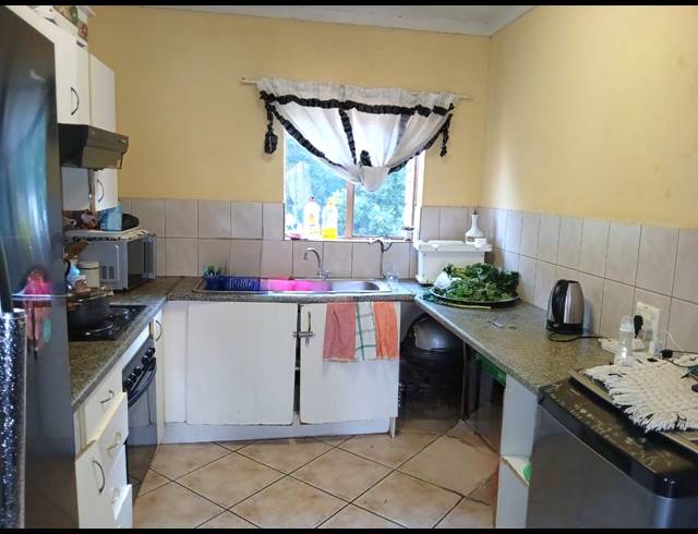 2 BEDROOM SECTIONAL TITLE FOR SALE IN GREENHILLS